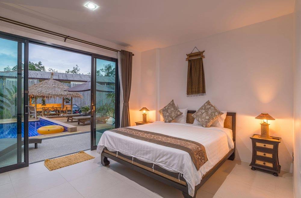 2nd Bedroom in the evening