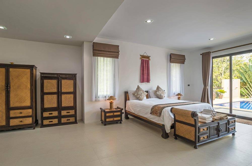 master bedroom at Baan yen Jai Villa